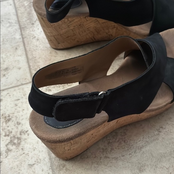 Clarks Black and Brown Wedge Sandals - Picture 5 of 14